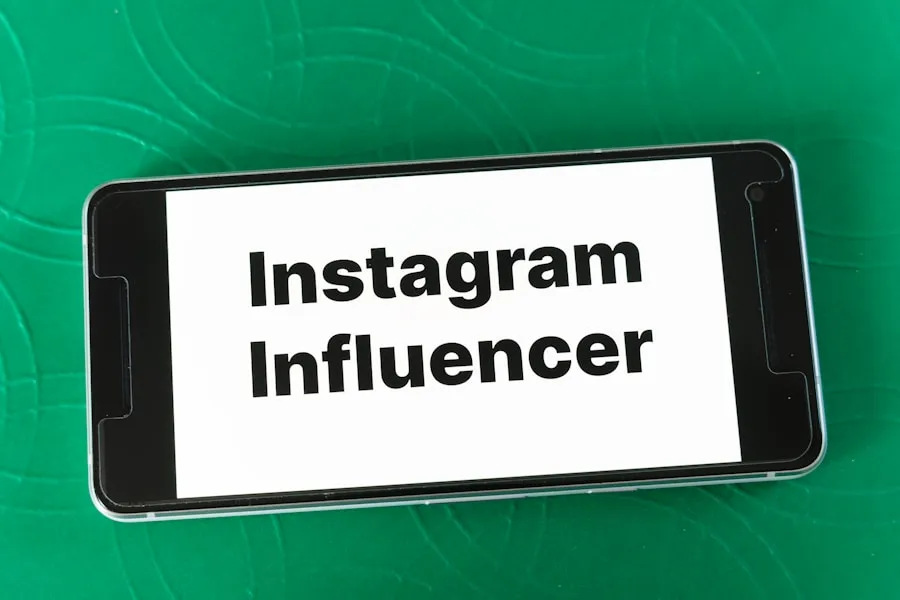 Photo "How to collaborate with other influencers to expand your audience"