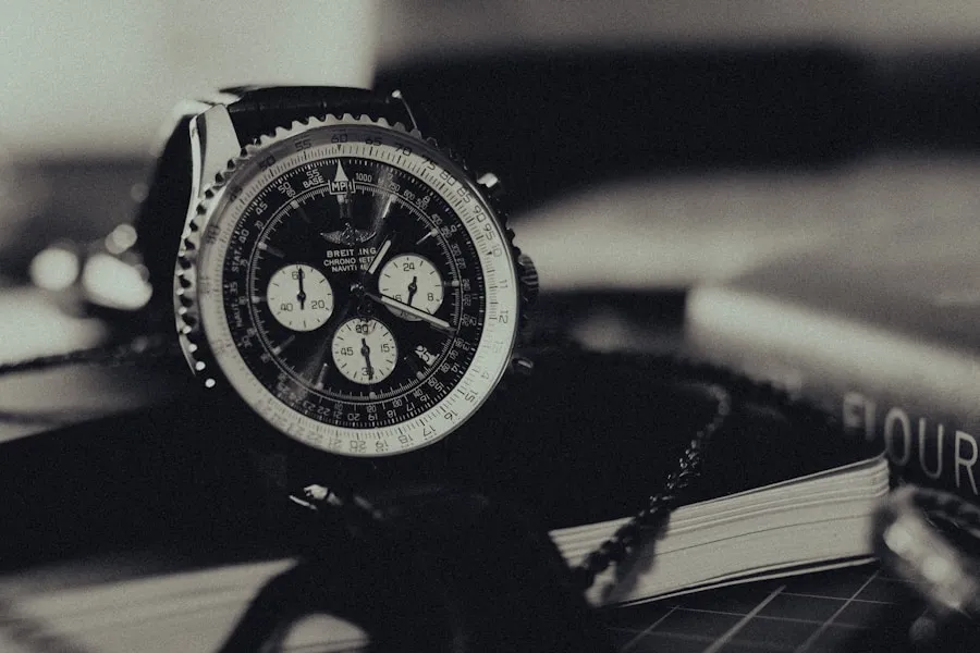 Photo "10 strategies to maintain your personal brands relevance over time"