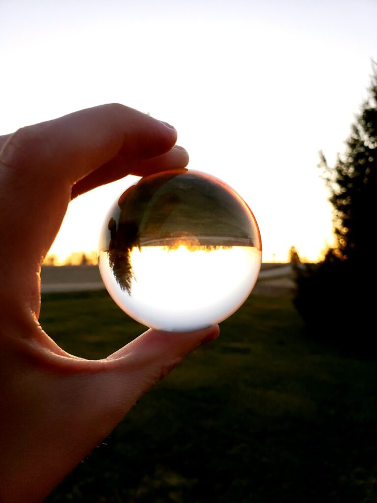 5 strategii simple pentru a-ti schimba perspectiva si a vedea oportunitatile