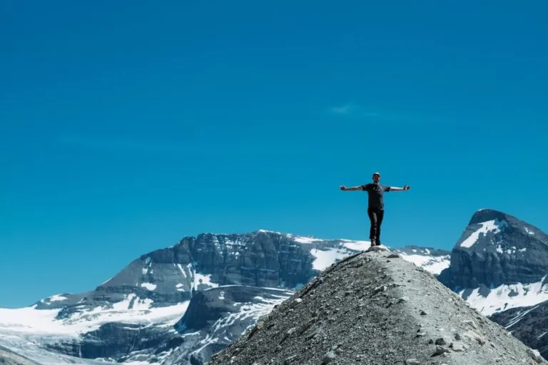 Ghid pentru a-ti descoperi si a-ti alinia actiunile cu valorile tale Photo "Guide to discovering and aligning your actions with your values"