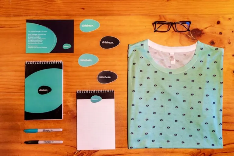 Photo "5 essential steps to define your personal brand identity"