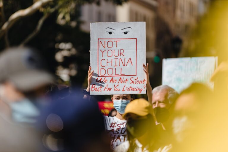 Protecția împotriva crimelor motivate de ură: ce spune legea