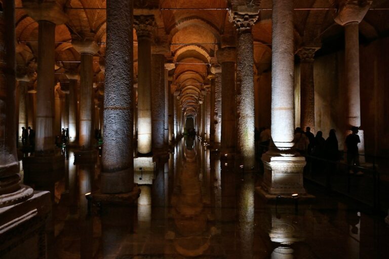 Ce înseamnă cultura underground și cum s-a dezvoltat Photo culture underground