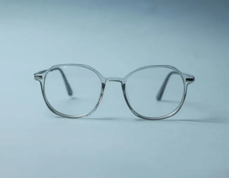 Cum să alegi ochelarii de vedere ca accesoriu de stil, nu doar necesitate Photo stylish eyeglasses fashion accessory