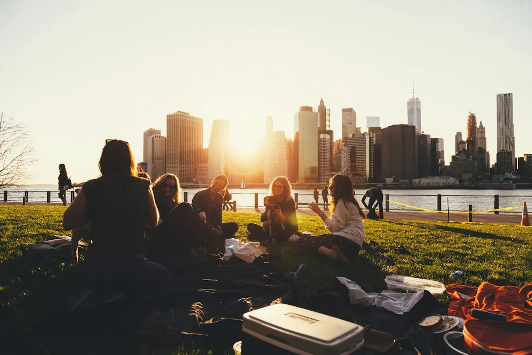 Photo making new friends tips